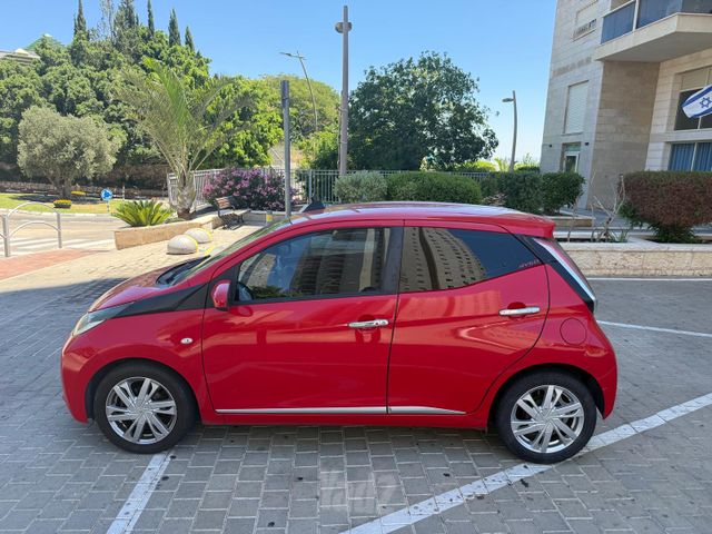 טויוטה אייגו