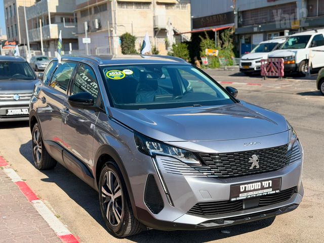 פיג'ו 5008