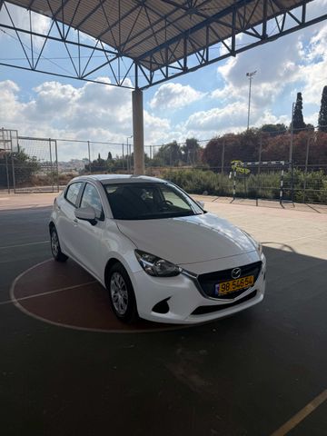 מודעת רכב מאזדה 2