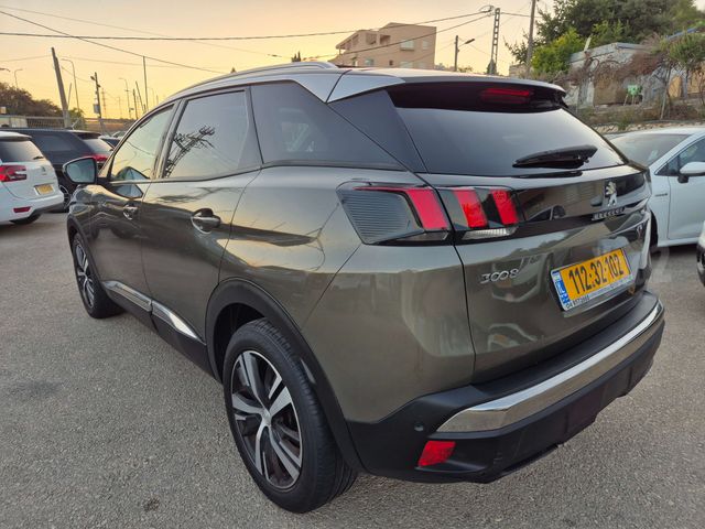פיג'ו 3008