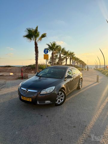 מודעת רכב אופל אינסיגניה