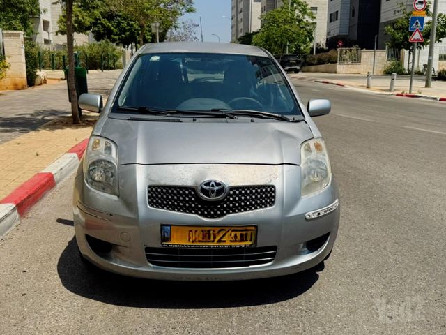טויוטה יאריס