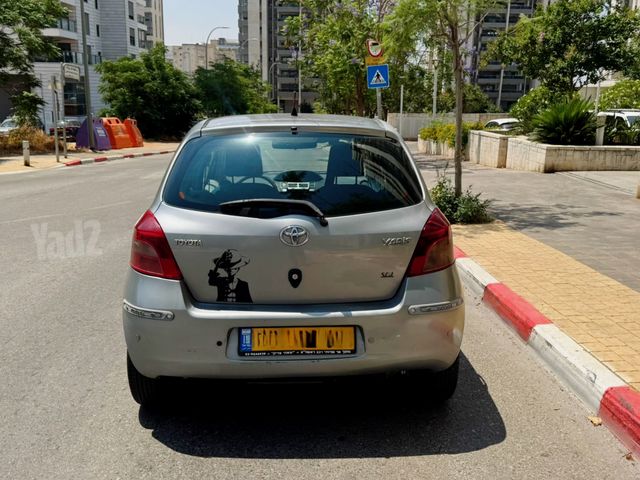טויוטה יאריס