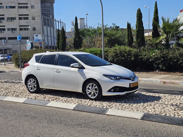 טויוטה אוריס
