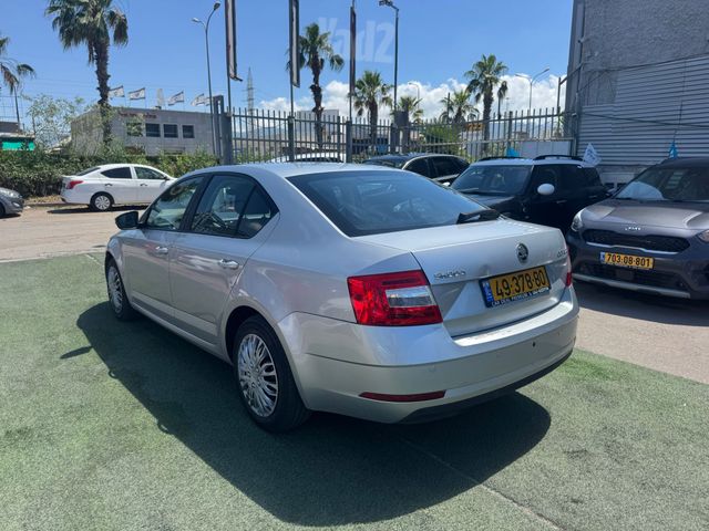 סקודה אוקטביה