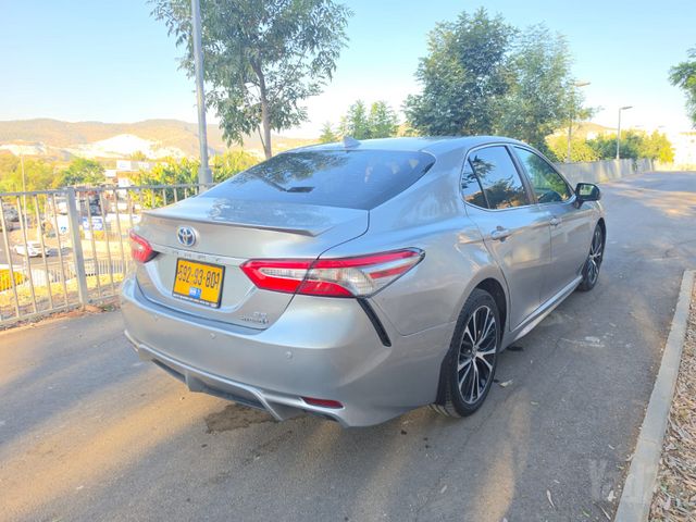 טויוטה קאמרי