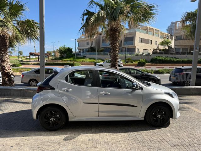 טויוטה יאריס