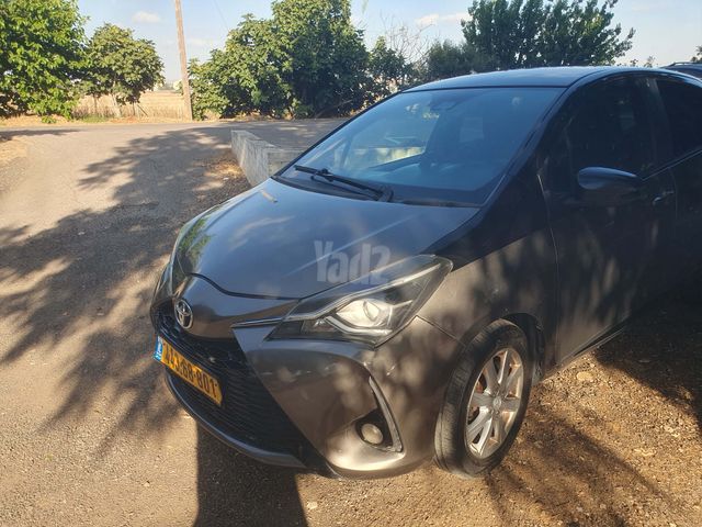 טויוטה יאריס