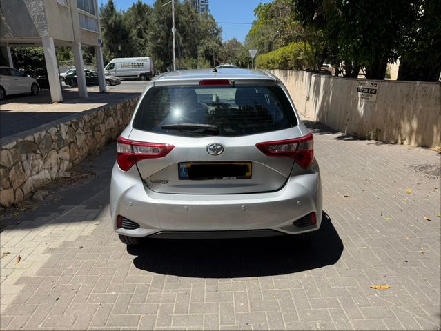 טויוטה יאריס