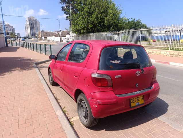 טויוטה יאריס