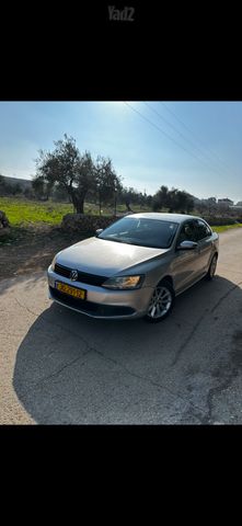 מודעת רכב פולקסווגן ג'טה
