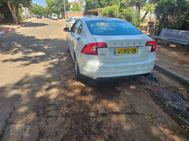 וולוו S60