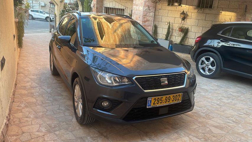 סיאט ארונה