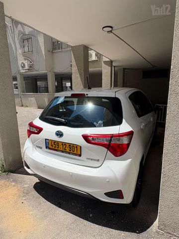 טויוטה יאריס