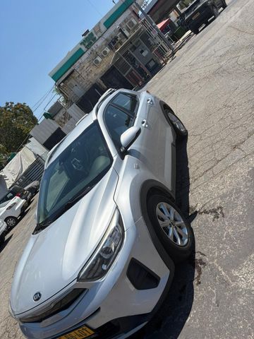 קיה סטוניק