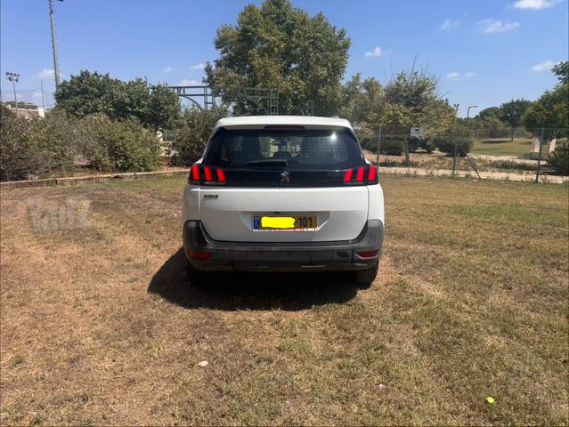 פיג'ו 5008