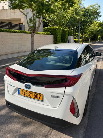 טויוטה פריוס