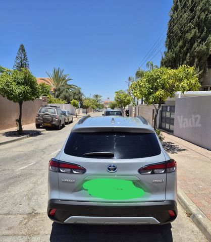 מודעת רכב טויוטה קורולה קרוס