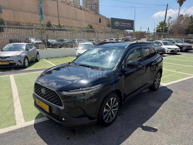 טויוטה קורולה קרוס