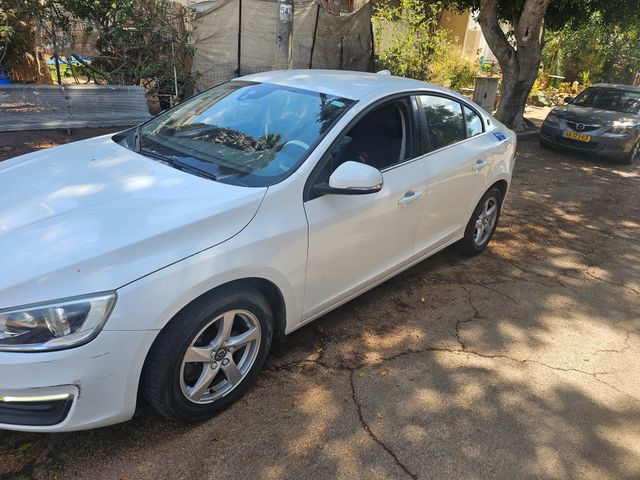 וולוו S60
