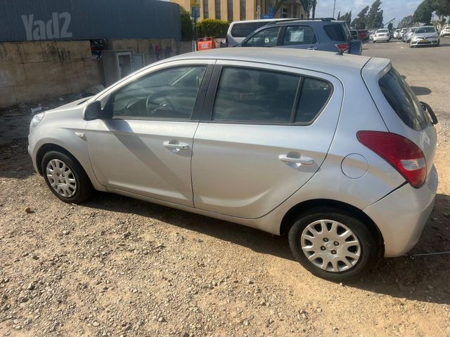 יונדאי i20