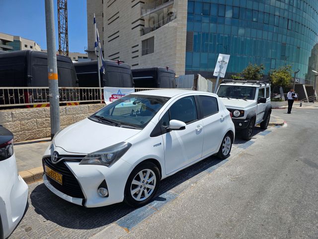 טויוטה יאריס
