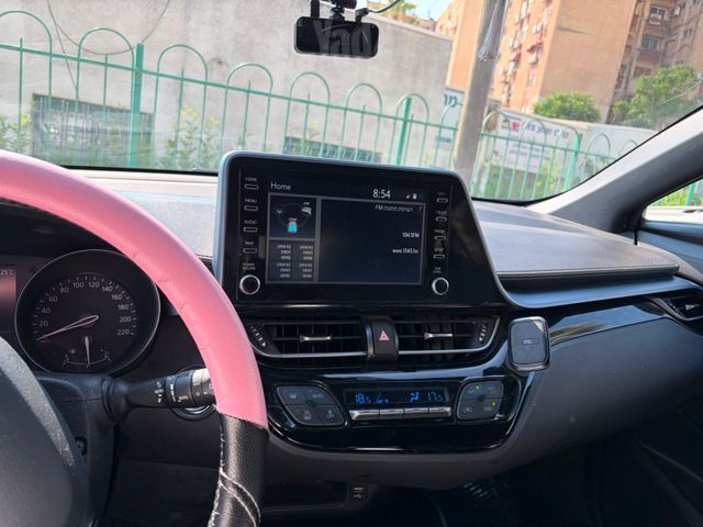 מודעת רכב טויוטה C-HR