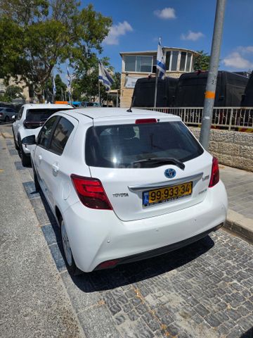 טויוטה יאריס
