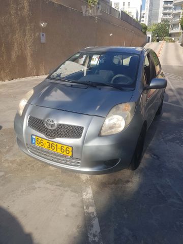 טויוטה יאריס