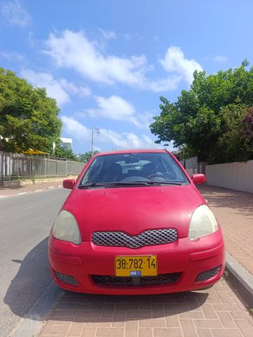 טויוטה יאריס