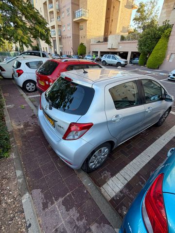 טויוטה יאריס