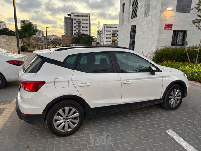 סיאט ארונה