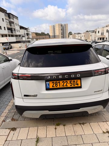 ג'אקו J7
