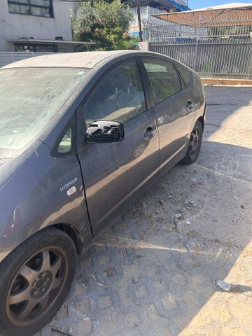 טויוטה פריוס