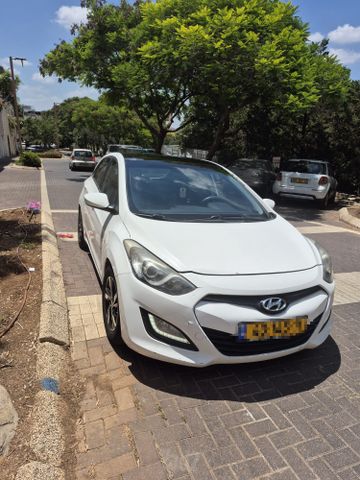 יונדאי i30