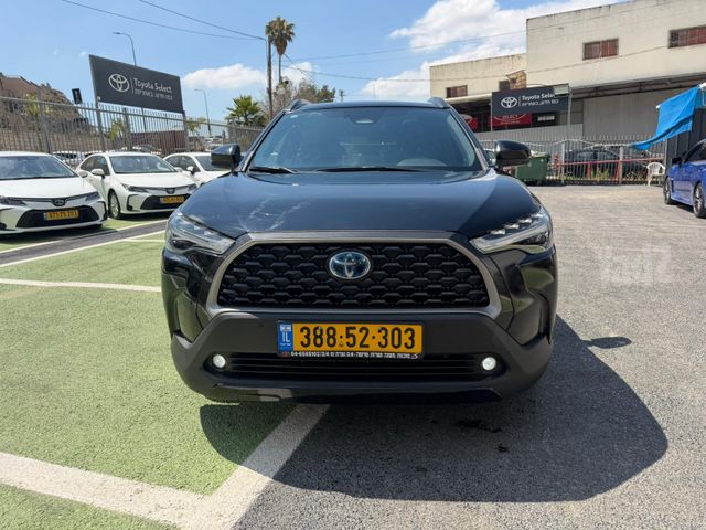 טויוטה קורולה קרוס