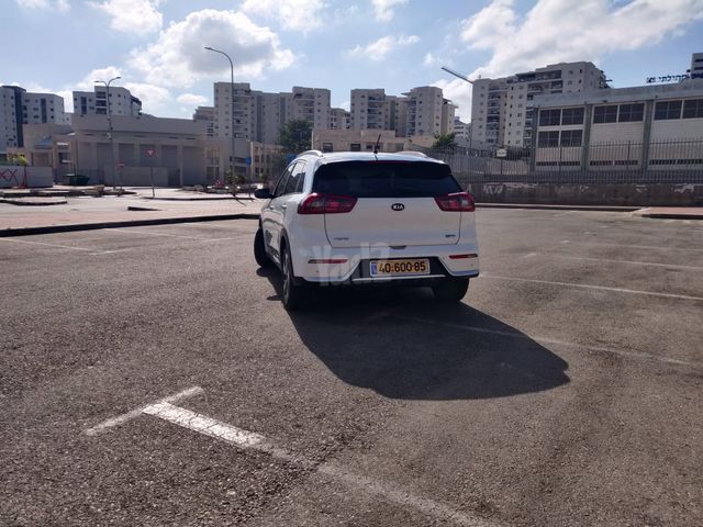 קיה נירו