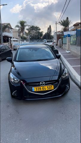 מודעת רכב מאזדה 2