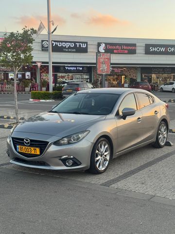 מודעת רכב מאזדה 3