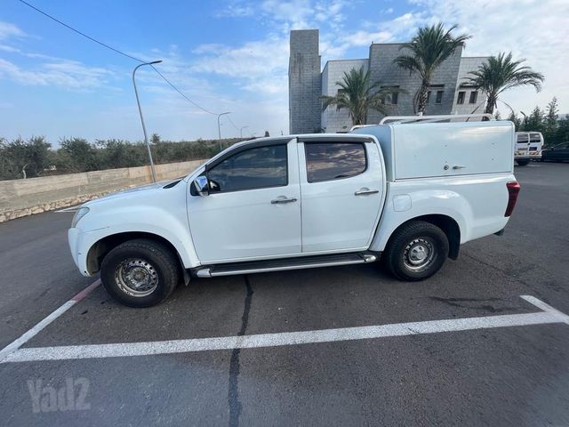 מודעת רכב איסוזו די-מקס
