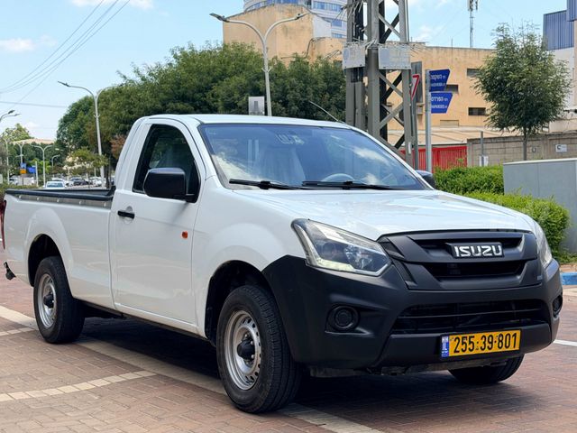מודעת רכב איסוזו די-מקס