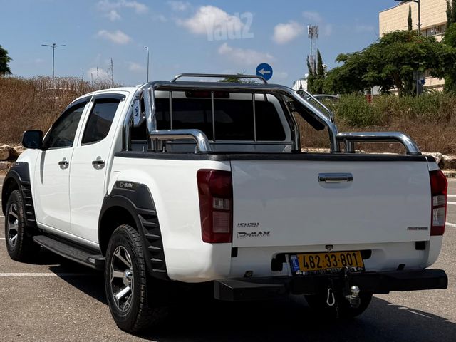 איסוזו די-מקס