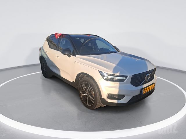 וולוו XC40