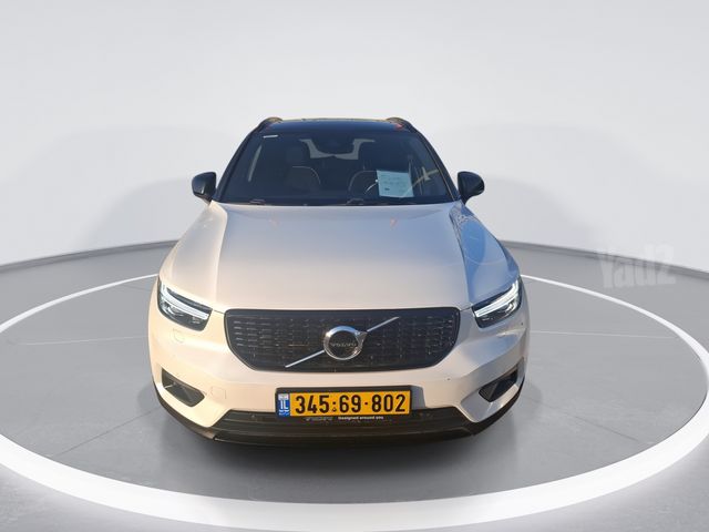 וולוו XC40