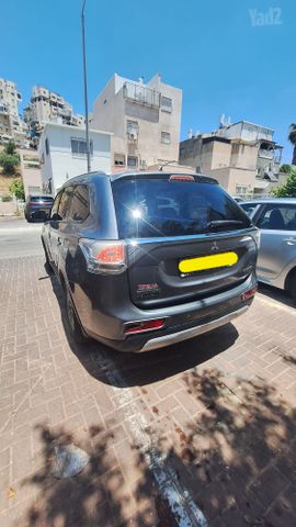 מיצובישי אאוטלנדר