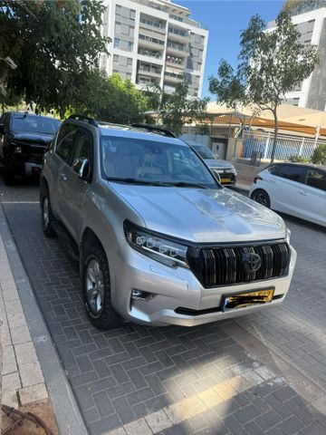 מודעת רכב טויוטה לנד קרוזר