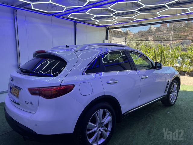 אינפיניטי QX70
