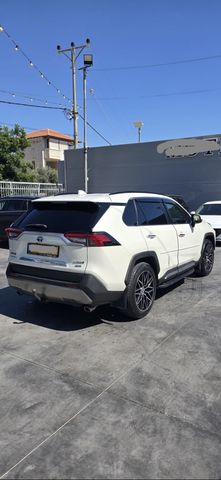 טויוטה RAV4