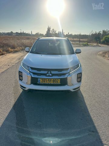מודעת רכב מיצובישי ASX