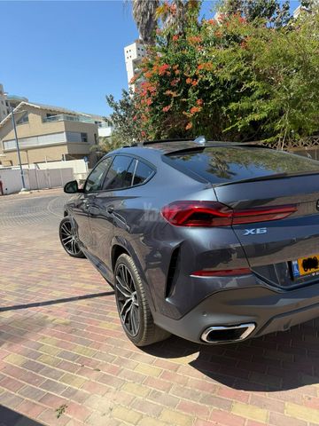 ב מ וו X6